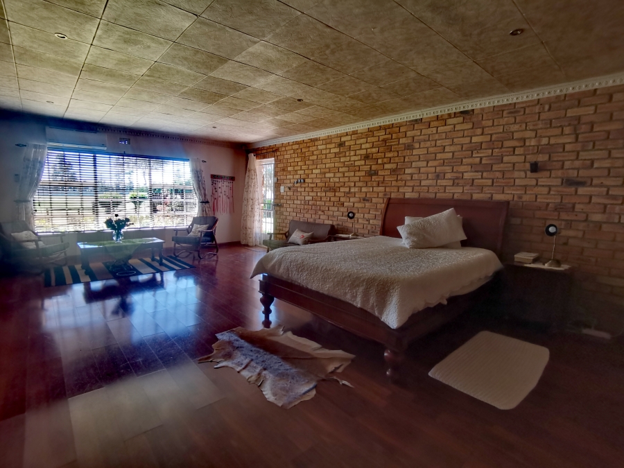 6 Bedroom Property for Sale in Modderfontein A H North West